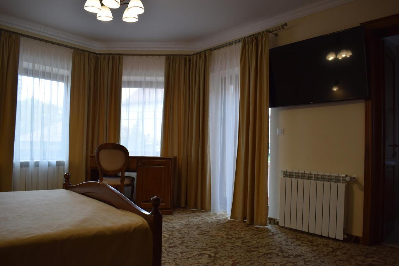 Vila Preciosa Hotel Alba Iulia Exterior photo